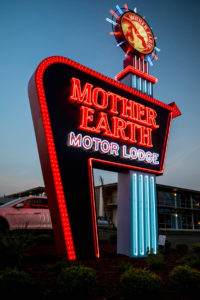CapitalSignSolutions-MotherEarthMotorLodge-3